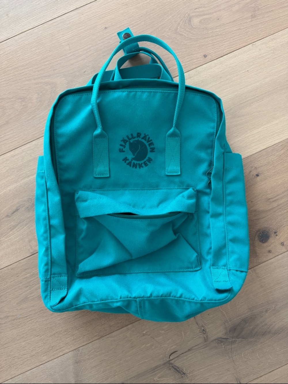 Fjällräven Re-Kånken in Emerald